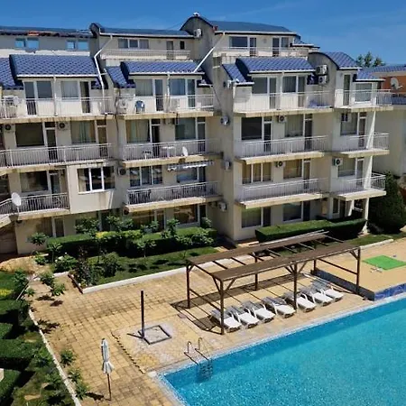 Aпартамент с две спални, кухня и хол Apartamento *