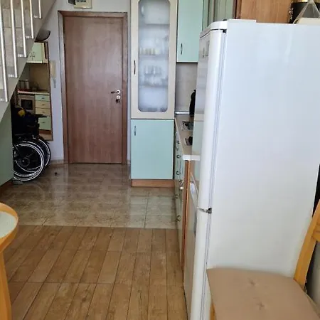 Apartamento Aпартамент с две спални, кухня и хол *