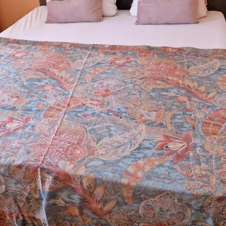 Apartamento Aпартамент с две спални, кухня и хол *