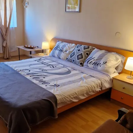 Aпартамент с две спални, кухня и хол * Ravda