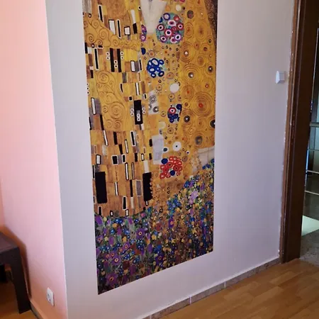 Apartamento Aпартамент с две спални, кухня и хол *